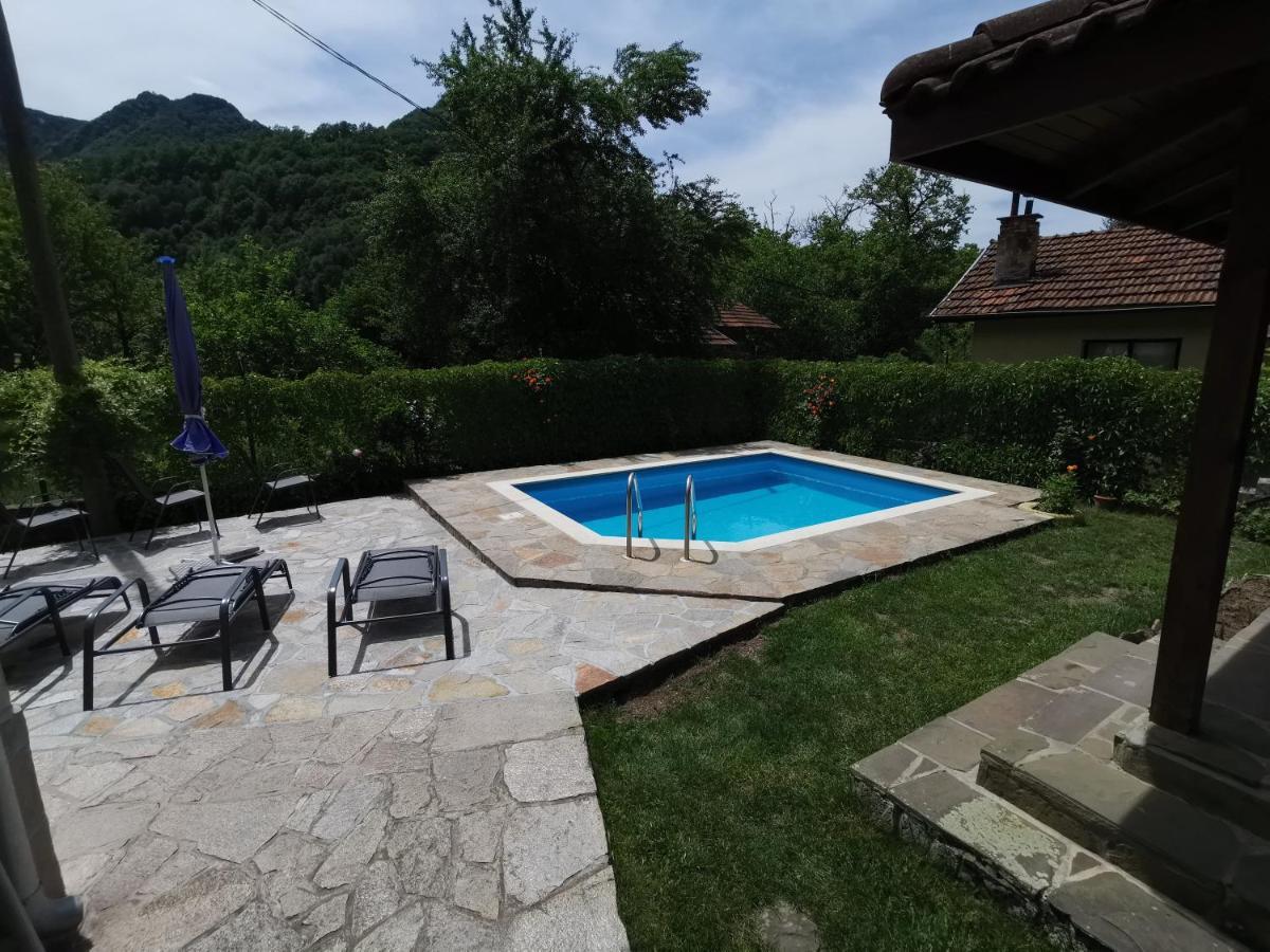 Villa Nanevi Teteven Exterior foto