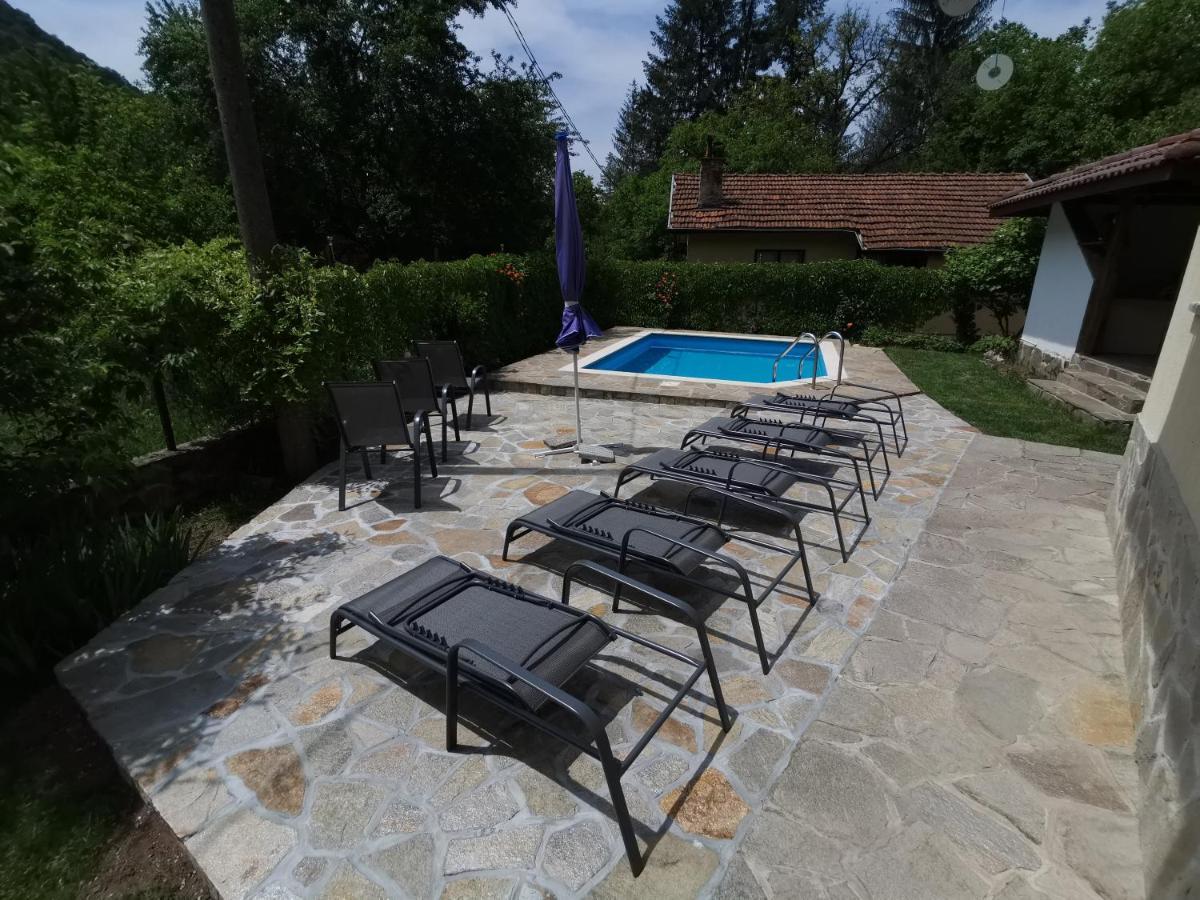 Villa Nanevi Teteven Exterior foto